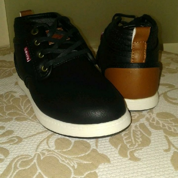 Boy's Mid-Top Levi's Sneakers - Picture 3 of 5